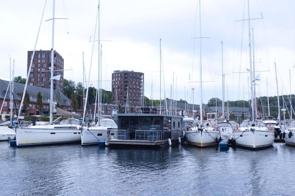 Hausboot Fjord Meeresbrise Mit Dachterrasse In Flensburg Exterior foto