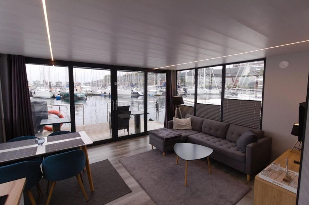 Hausboot Fjord Meeresbrise Mit Dachterrasse In Flensburg Exterior foto